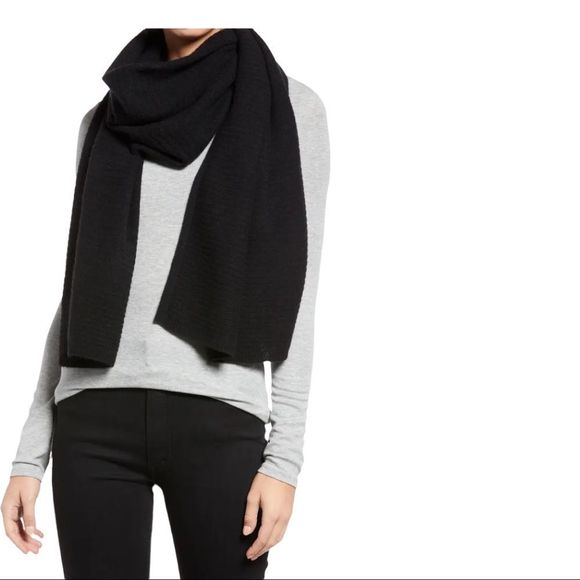 Nordstrom Accessories - NWT Nordstrom cashmere cabled scarf